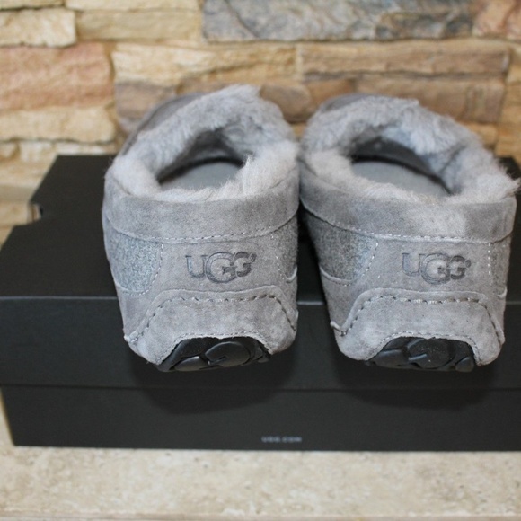 UGG ASCOT Wool Suede Slippers - Picture 5 of 5